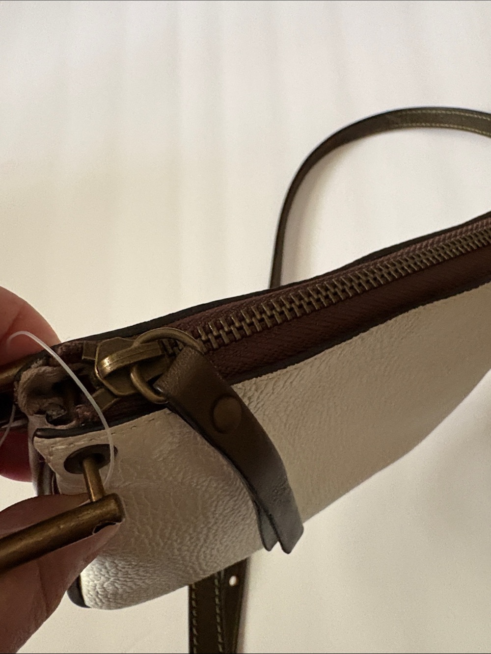 A. Bellucci white pebbled leather crossbody bag dark green trim & strap - Picture 5 of 7